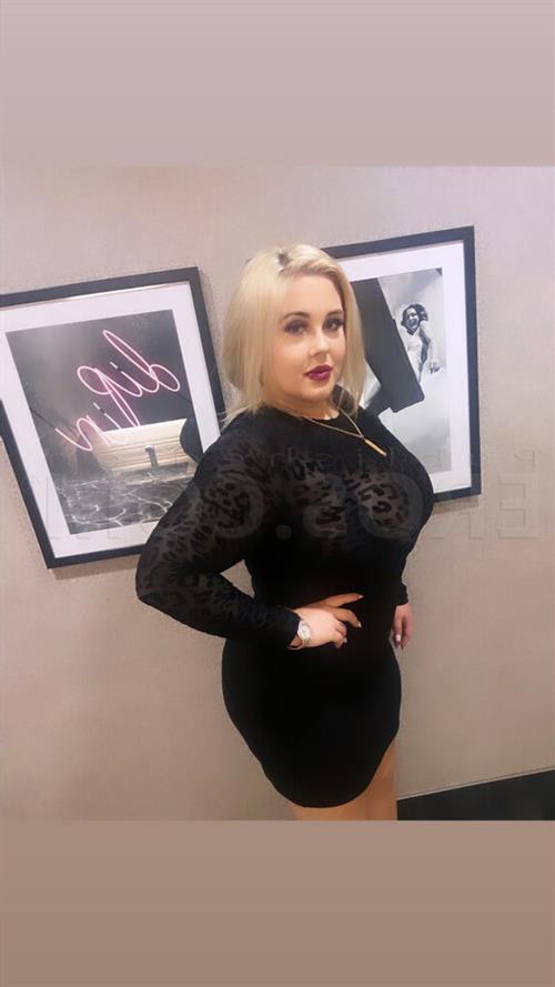 Escort modell Jarreh, Wiesbaden - 9311