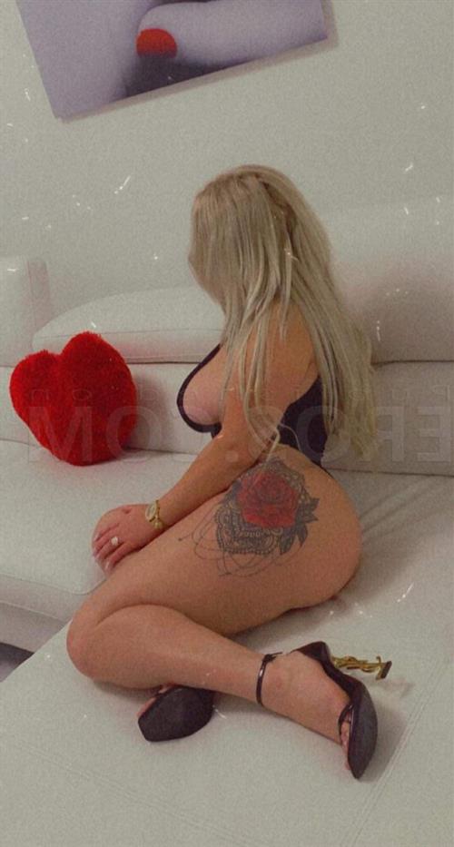 Thongprew, nutten in Offenbach - 4259